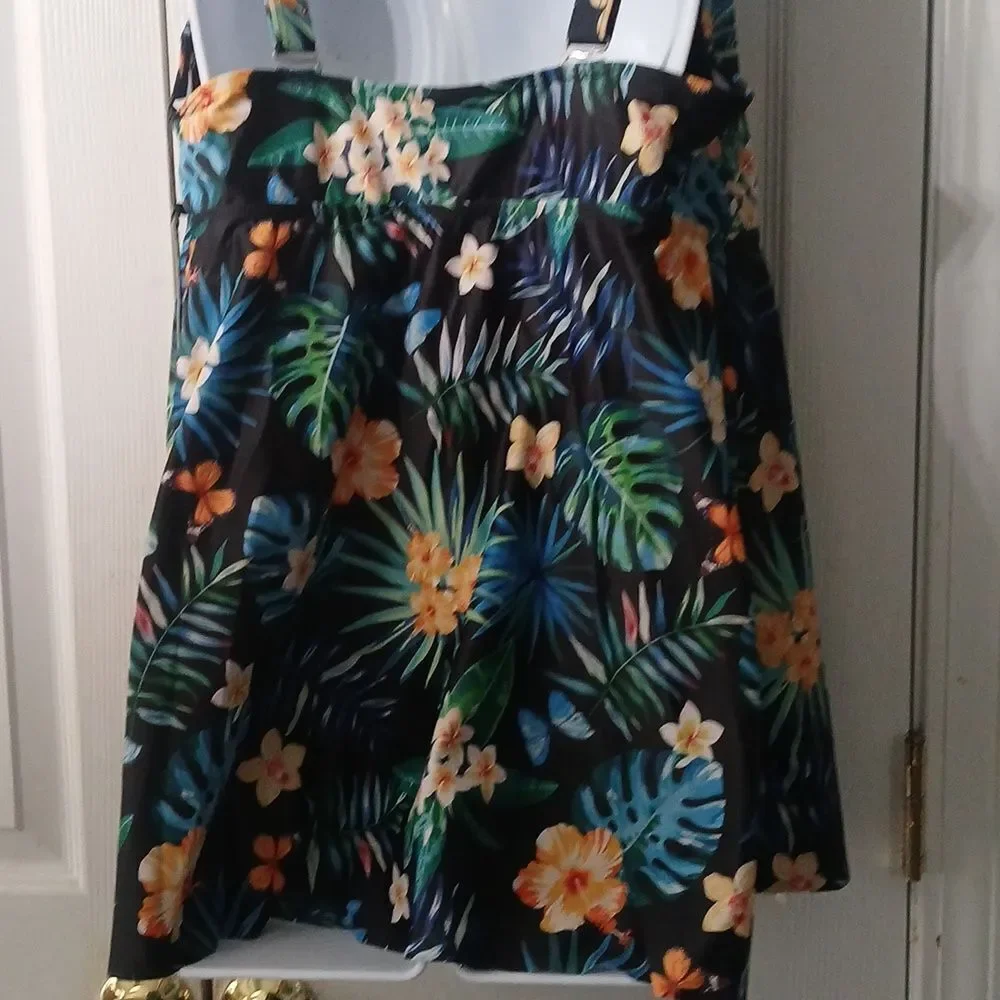 Aqua Eve multicolor floral  tropical print tankini top Sz 18W NWT